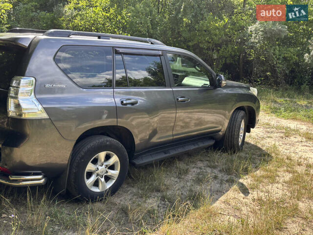 Сірий Тойота Ленд Крузер Прадо, об'ємом двигуна 2.98 л та пробігом 347 тис. км за 24000 $, фото 3 на Automoto.ua