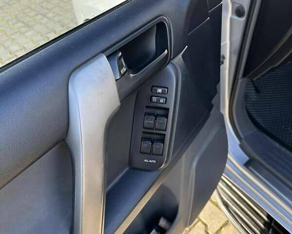 Серый Тойота Ленд Крузер Прадо, объемом двигателя 2.98 л и пробегом 280 тыс. км за 24000 $, фото 14 на Automoto.ua