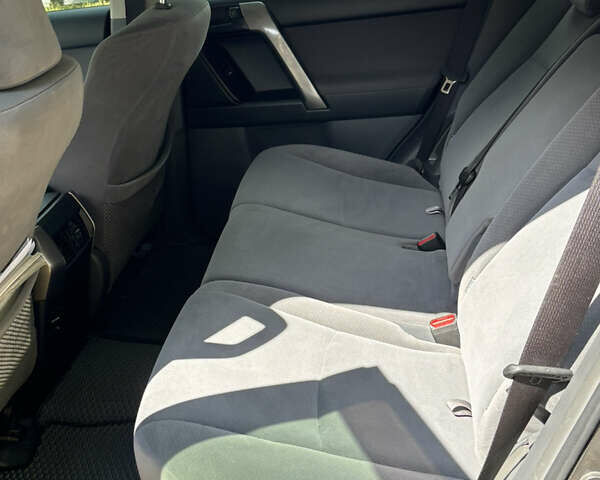 Сірий Тойота Ленд Крузер Прадо, об'ємом двигуна 2.98 л та пробігом 347 тис. км за 24000 $, фото 14 на Automoto.ua