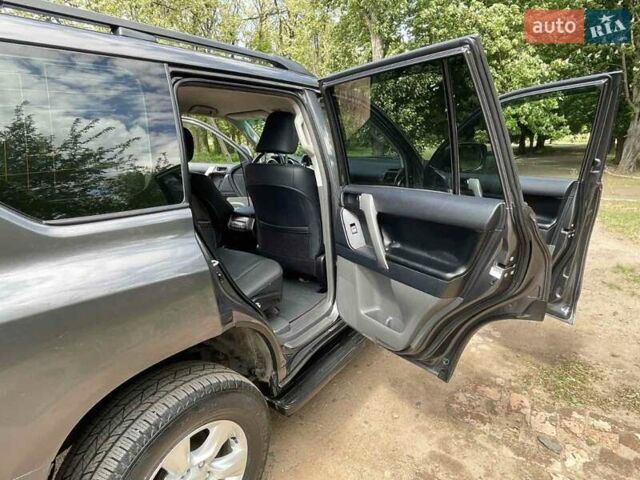 Сірий Тойота Ленд Крузер Прадо, об'ємом двигуна 3.96 л та пробігом 201 тис. км за 25000 $, фото 22 на Automoto.ua