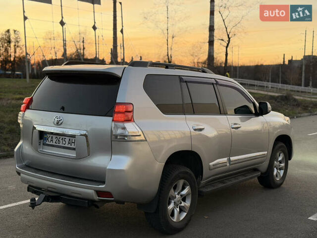 Серый Тойота Ленд Крузер Прадо, объемом двигателя 3 л и пробегом 243 тыс. км за 21500 $, фото 5 на Automoto.ua