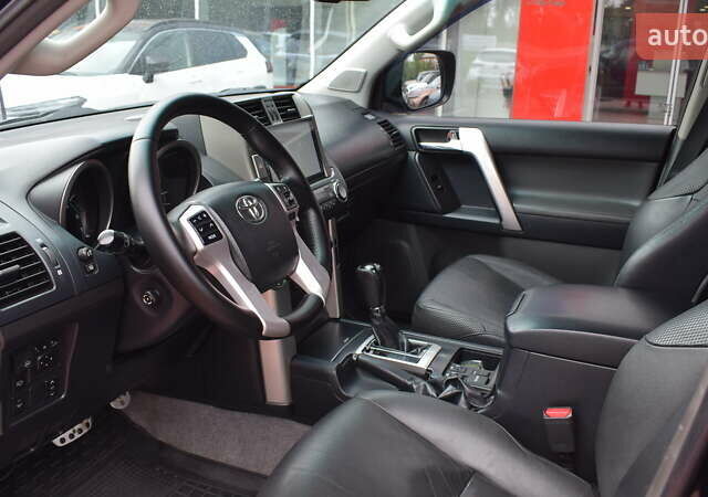 Серый Тойота Ленд Крузер Прадо, объемом двигателя 3.96 л и пробегом 295 тыс. км за 25900 $, фото 11 на Automoto.ua