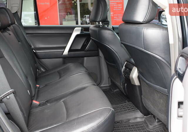 Серый Тойота Ленд Крузер Прадо, объемом двигателя 3.96 л и пробегом 295 тыс. км за 25900 $, фото 6 на Automoto.ua