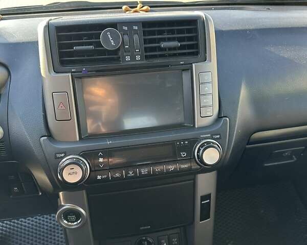 Серый Тойота Ленд Крузер Прадо, объемом двигателя 2.98 л и пробегом 280 тыс. км за 24000 $, фото 12 на Automoto.ua