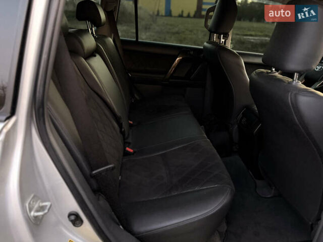 Серый Тойота Ленд Крузер Прадо, объемом двигателя 3 л и пробегом 243 тыс. км за 21500 $, фото 8 на Automoto.ua