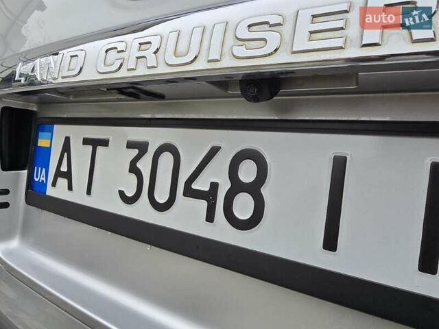 Серый Тойота Ленд Крузер Прадо, объемом двигателя 3 л и пробегом 281 тыс. км за 21900 $, фото 57 на Automoto.ua