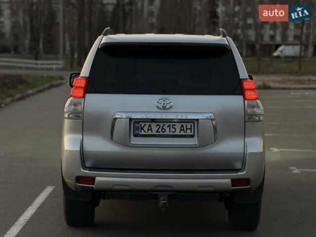 Серый Тойота Ленд Крузер Прадо, объемом двигателя 3 л и пробегом 243 тыс. км за 21500 $, фото 3 на Automoto.ua