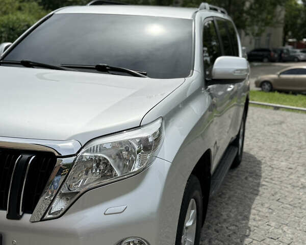 Тойота Ленд Крузер Прадо 2012 в Харькове на Automoto.ua Серый Тойота Ленд Крузер Прадо, объемом двигателя 4 л и пробегом 170 тыс. км за 20000 $, фото 13 на Automoto.ua