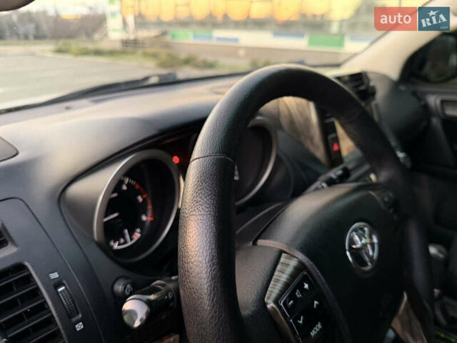 Серый Тойота Ленд Крузер Прадо, объемом двигателя 3 л и пробегом 243 тыс. км за 21500 $, фото 10 на Automoto.ua