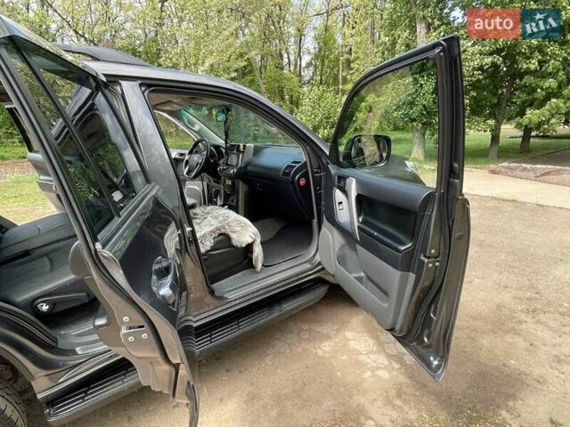 Сірий Тойота Ленд Крузер Прадо, об'ємом двигуна 3.96 л та пробігом 201 тис. км за 25000 $, фото 12 на Automoto.ua