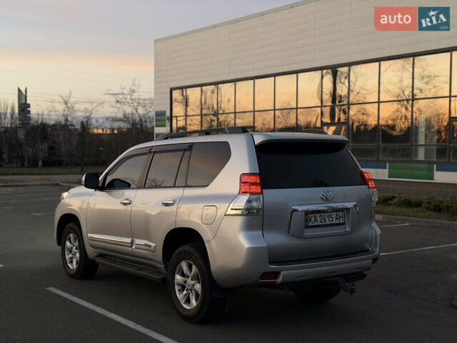 Серый Тойота Ленд Крузер Прадо, объемом двигателя 3 л и пробегом 243 тыс. км за 21500 $, фото 4 на Automoto.ua