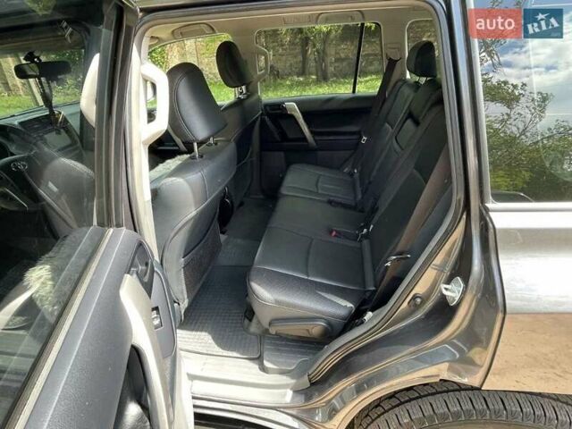 Сірий Тойота Ленд Крузер Прадо, об'ємом двигуна 3.96 л та пробігом 201 тис. км за 25000 $, фото 16 на Automoto.ua