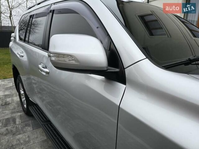 Серый Тойота Ленд Крузер Прадо, объемом двигателя 3 л и пробегом 281 тыс. км за 21900 $, фото 48 на Automoto.ua