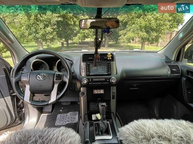 Сірий Тойота Ленд Крузер Прадо, об'ємом двигуна 3.96 л та пробігом 201 тис. км за 25000 $, фото 19 на Automoto.ua