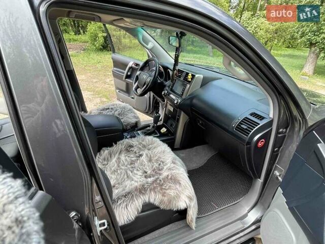 Сірий Тойота Ленд Крузер Прадо, об'ємом двигуна 3.96 л та пробігом 201 тис. км за 25000 $, фото 6 на Automoto.ua