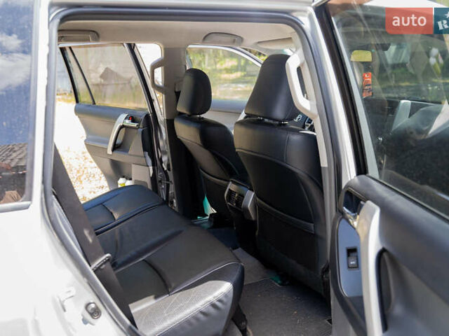 Тойота Ленд Крузер Прадо 2012 в Житомире на Automoto.ua Серый Тойота Ленд Крузер Прадо, объемом двигателя 2.98 л и пробегом 185 тыс. км за 22000 $, фото 6 на Automoto.ua