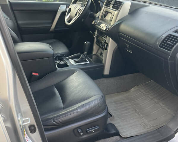 Серый Тойота Ленд Крузер Прадо, объемом двигателя 3.96 л и пробегом 163 тыс. км за 30500 $, фото 9 на Automoto.ua