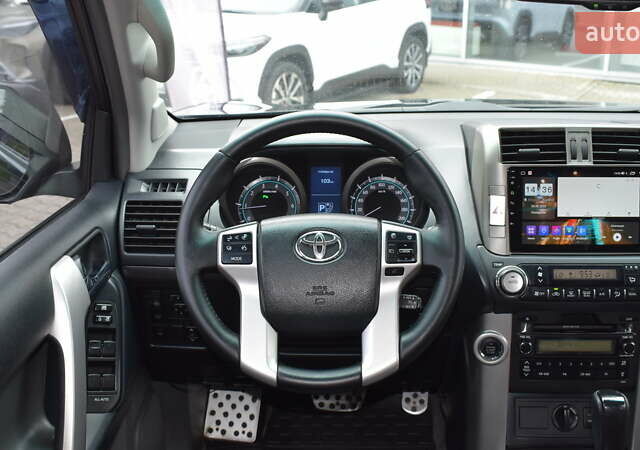 Серый Тойота Ленд Крузер Прадо, объемом двигателя 3.96 л и пробегом 295 тыс. км за 25900 $, фото 12 на Automoto.ua