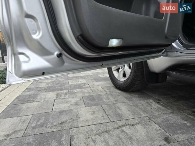 Серый Тойота Ленд Крузер Прадо, объемом двигателя 3 л и пробегом 281 тыс. км за 21900 $, фото 25 на Automoto.ua