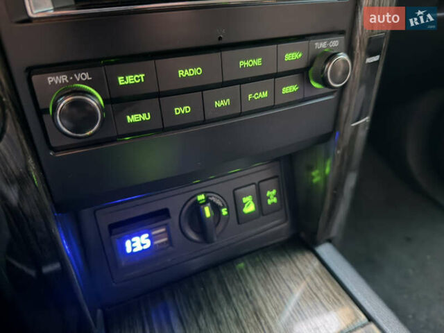 Серый Тойота Ленд Крузер Прадо, объемом двигателя 3 л и пробегом 243 тыс. км за 21500 $, фото 16 на Automoto.ua