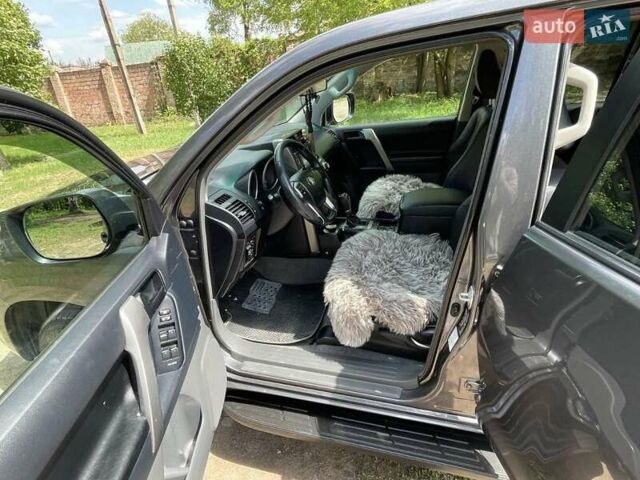 Сірий Тойота Ленд Крузер Прадо, об'ємом двигуна 3.96 л та пробігом 201 тис. км за 25000 $, фото 10 на Automoto.ua