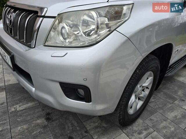 Серый Тойота Ленд Крузер Прадо, объемом двигателя 3 л и пробегом 281 тыс. км за 21900 $, фото 42 на Automoto.ua