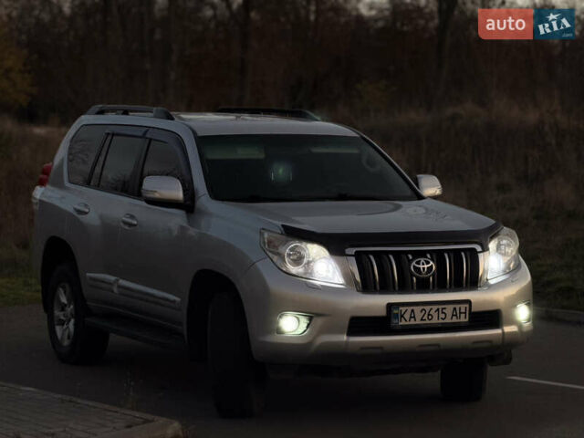 Серый Тойота Ленд Крузер Прадо, объемом двигателя 3 л и пробегом 243 тыс. км за 21500 $, фото 1 на Automoto.ua