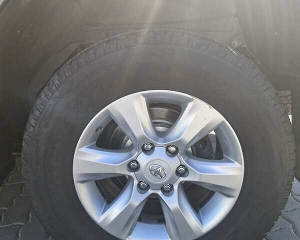 Серый Тойота Ленд Крузер Прадо, объемом двигателя 2.98 л и пробегом 267 тыс. км за 26000 $, фото 12 на Automoto.ua