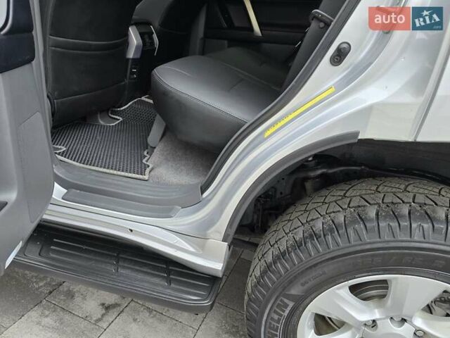 Серый Тойота Ленд Крузер Прадо, объемом двигателя 3 л и пробегом 281 тыс. км за 21900 $, фото 27 на Automoto.ua