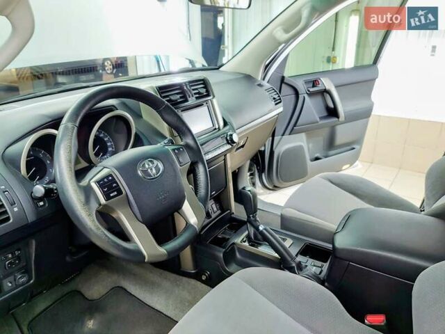 Сірий Тойота Ленд Крузер Прадо, об'ємом двигуна 3.96 л та пробігом 160 тис. км за 27000 $, фото 3 на Automoto.ua