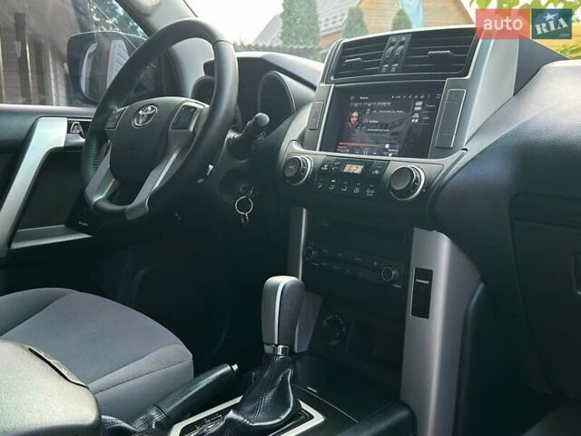 Серый Тойота Ленд Крузер Прадо, объемом двигателя 2.69 л и пробегом 173 тыс. км за 23900 $, фото 5 на Automoto.ua