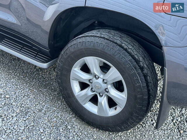 Серый Тойота Ленд Крузер Прадо, объемом двигателя 2.7 л и пробегом 173 тыс. км за 22900 $, фото 9 на Automoto.ua