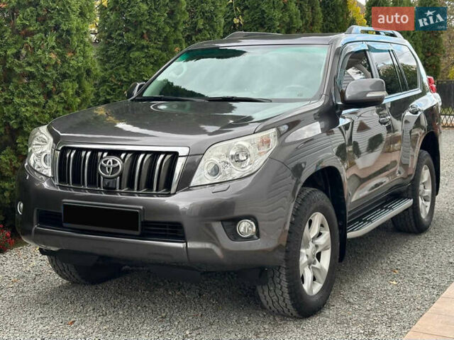 Серый Тойота Ленд Крузер Прадо, объемом двигателя 2.7 л и пробегом 173 тыс. км за 22900 $, фото 2 на Automoto.ua