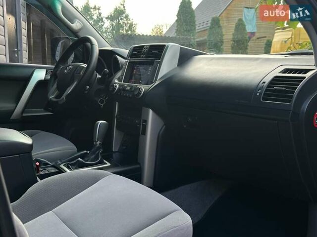 Серый Тойота Ленд Крузер Прадо, объемом двигателя 2.69 л и пробегом 173 тыс. км за 23900 $, фото 7 на Automoto.ua