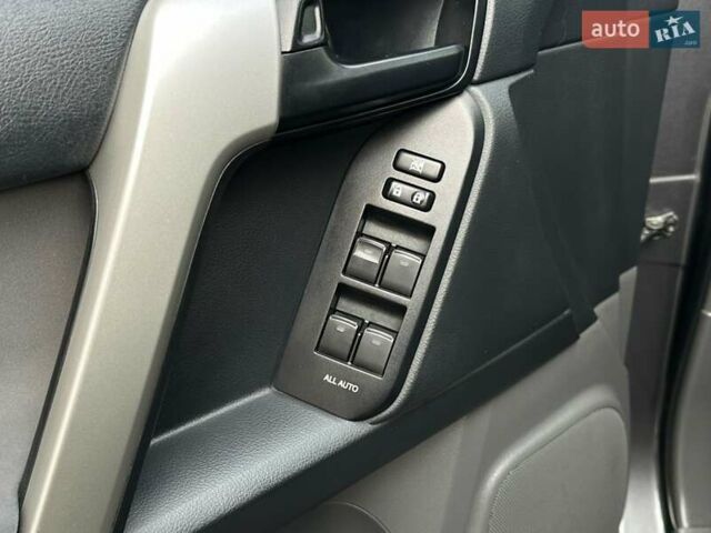 Серый Тойота Ленд Крузер Прадо, объемом двигателя 2.69 л и пробегом 173 тыс. км за 23900 $, фото 27 на Automoto.ua