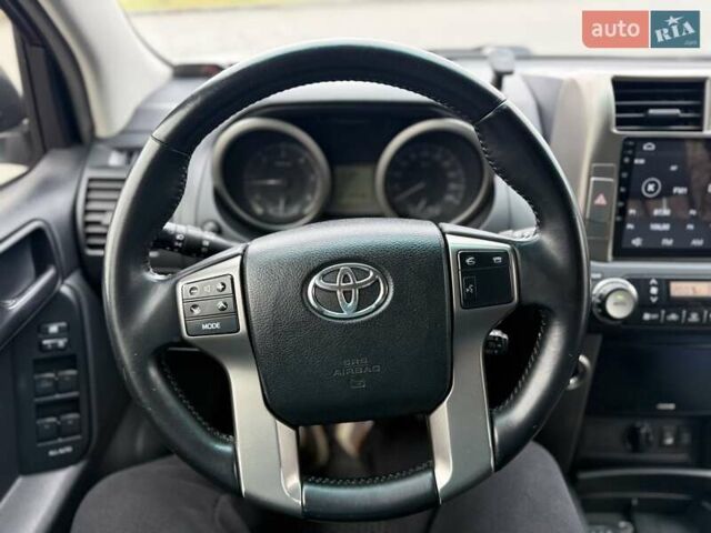 Сірий Тойота Ленд Крузер Прадо, об'ємом двигуна 2.98 л та пробігом 244 тис. км за 25500 $, фото 30 на Automoto.ua