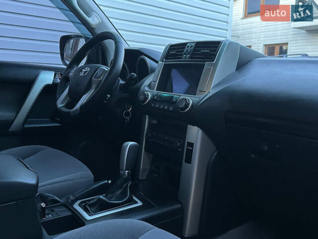 Серый Тойота Ленд Крузер Прадо, объемом двигателя 2.7 л и пробегом 173 тыс. км за 22900 $, фото 17 на Automoto.ua