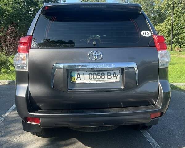 Серый Тойота Ленд Крузер Прадо, объемом двигателя 3 л и пробегом 242 тыс. км за 24800 $, фото 18 на Automoto.ua