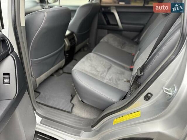 Сірий Тойота Ленд Крузер Прадо, об'ємом двигуна 2.98 л та пробігом 244 тис. км за 25500 $, фото 17 на Automoto.ua