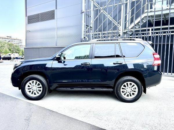 Серый Тойота Ленд Крузер Прадо, объемом двигателя 3 л и пробегом 140 тыс. км за 33500 $, фото 5 на Automoto.ua