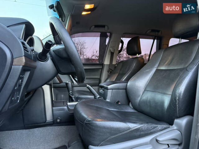 Серый Тойота Ленд Крузер Прадо, объемом двигателя 3 л и пробегом 259 тыс. км за 23500 $, фото 15 на Automoto.ua