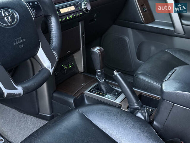 Серый Тойота Ленд Крузер Прадо, объемом двигателя 3 л и пробегом 259 тыс. км за 23500 $, фото 20 на Automoto.ua