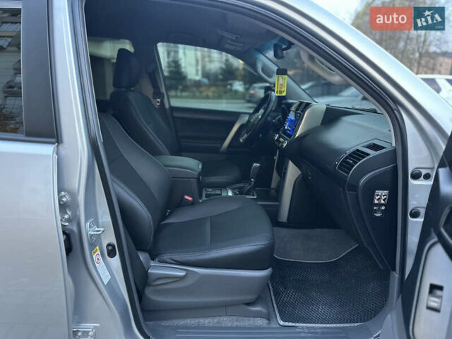 Серый Тойота Ленд Крузер Прадо, объемом двигателя 2.98 л и пробегом 225 тыс. км за 23999 $, фото 19 на Automoto.ua