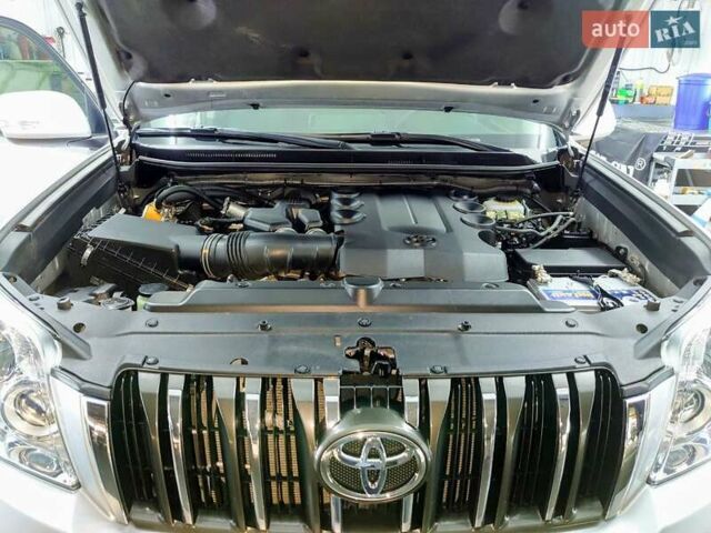 Сірий Тойота Ленд Крузер Прадо, об'ємом двигуна 3.96 л та пробігом 160 тис. км за 27000 $, фото 5 на Automoto.ua