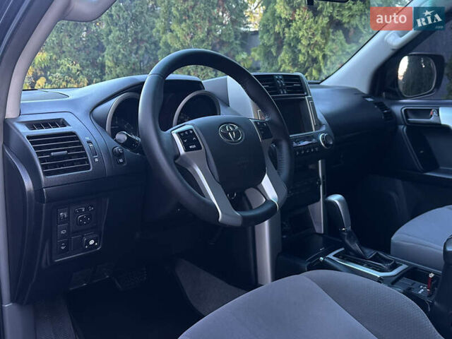 Серый Тойота Ленд Крузер Прадо, объемом двигателя 2.7 л и пробегом 173 тыс. км за 22900 $, фото 14 на Automoto.ua