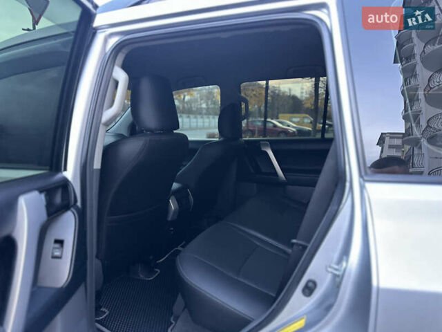 Серый Тойота Ленд Крузер Прадо, объемом двигателя 2.98 л и пробегом 225 тыс. км за 23999 $, фото 16 на Automoto.ua