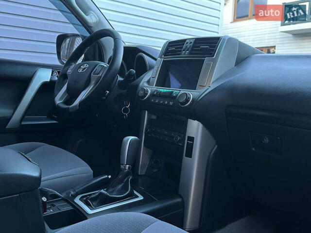 Серый Тойота Ленд Крузер Прадо, объемом двигателя 2.7 л и пробегом 173 тыс. км за 22900 $, фото 15 на Automoto.ua