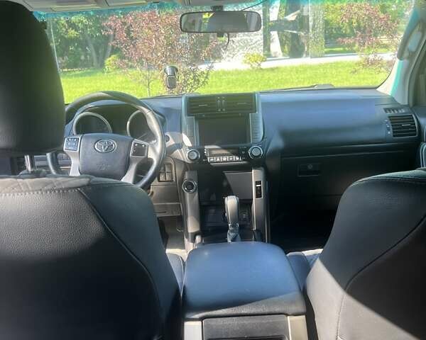 Серый Тойота Ленд Крузер Прадо, объемом двигателя 3 л и пробегом 242 тыс. км за 24800 $, фото 11 на Automoto.ua