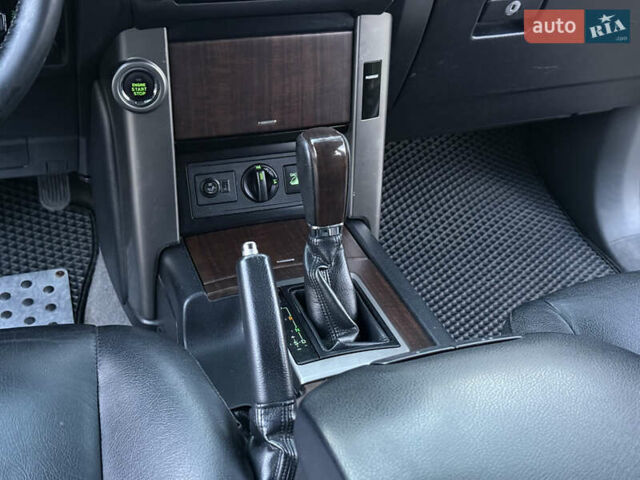 Серый Тойота Ленд Крузер Прадо, объемом двигателя 3 л и пробегом 259 тыс. км за 23500 $, фото 30 на Automoto.ua