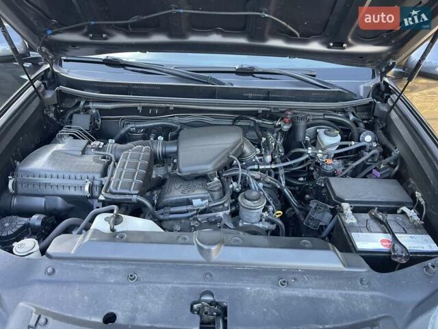 Сірий Тойота Ленд Крузер Прадо, об'ємом двигуна 2.7 л та пробігом 238 тис. км за 24450 $, фото 22 на Automoto.ua